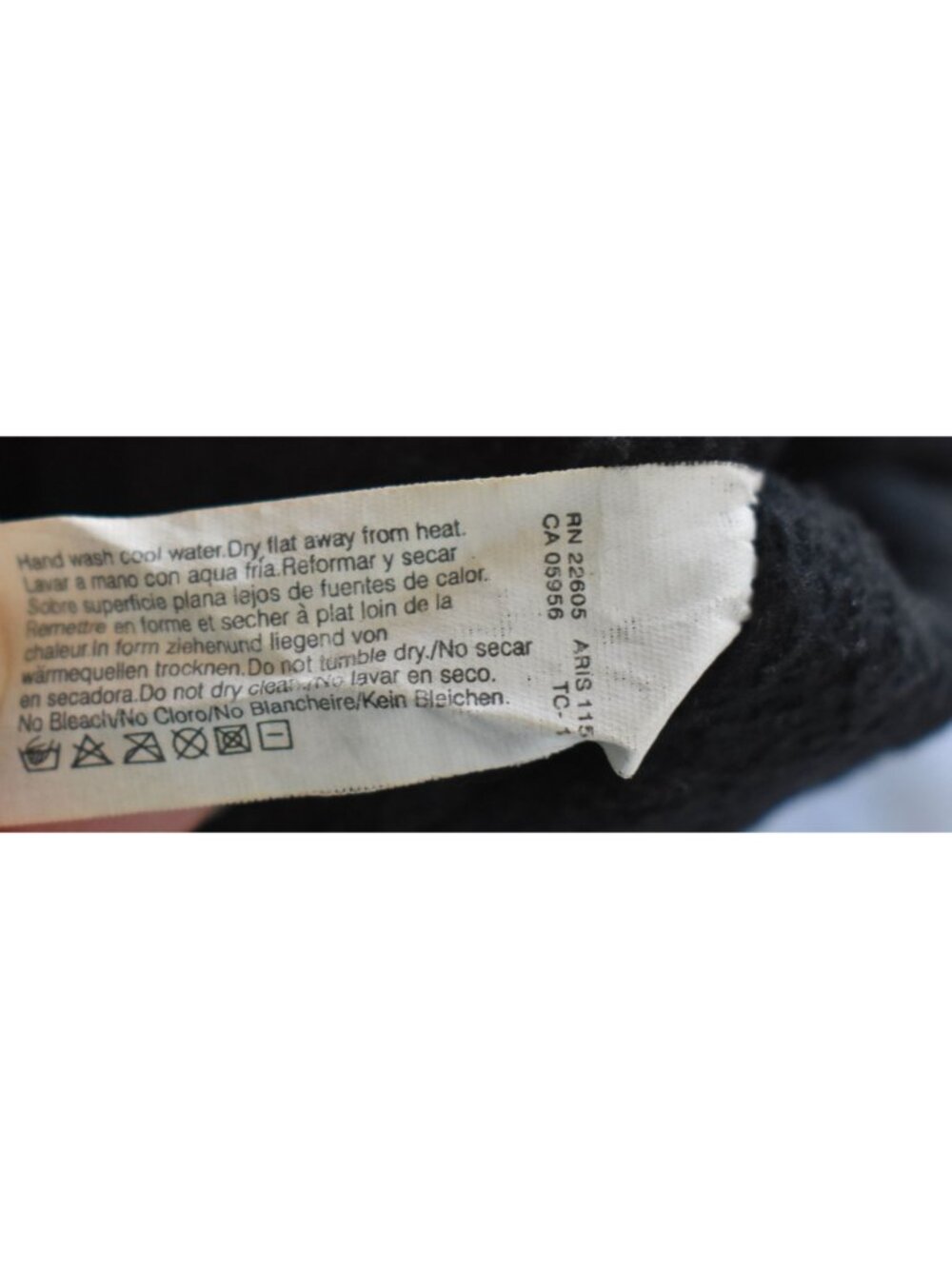 Vintage Women's Isotoner Black Spandex Gloves Size Small - Picture 6 of 8